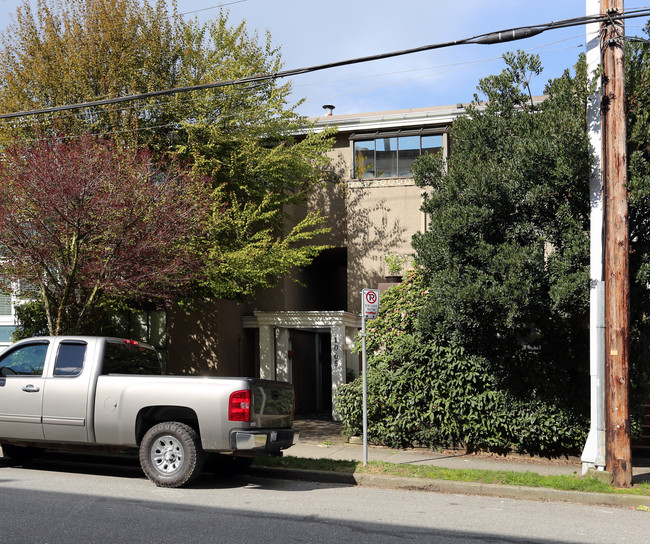 Acacia Mews in Vancouver, BC - Building Photo - Primary Photo