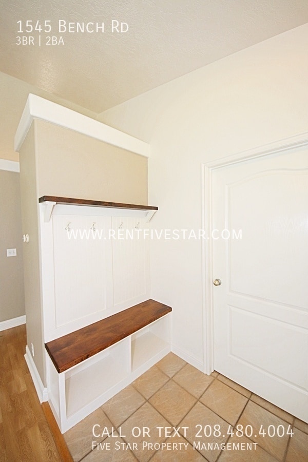 1545 Bench Rd in Pocatello, ID - Building Photo - Building Photo