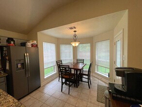 4611 Silverlake Dr in Sugar Land, TX - Building Photo - Building Photo