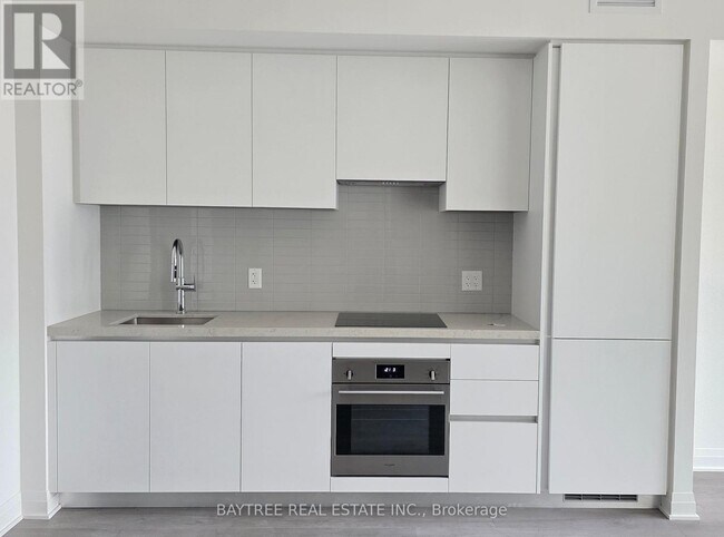 4015 The Exchange in Mississauga, ON - Building Photo - Building Photo