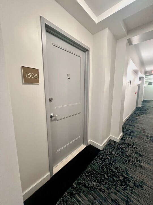 888 N Quincy St, Unit 1505 in Arlington, VA - Building Photo