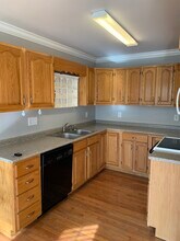 1831 E Oakland Ave in Johnson City, TN - Building Photo - Building Photo