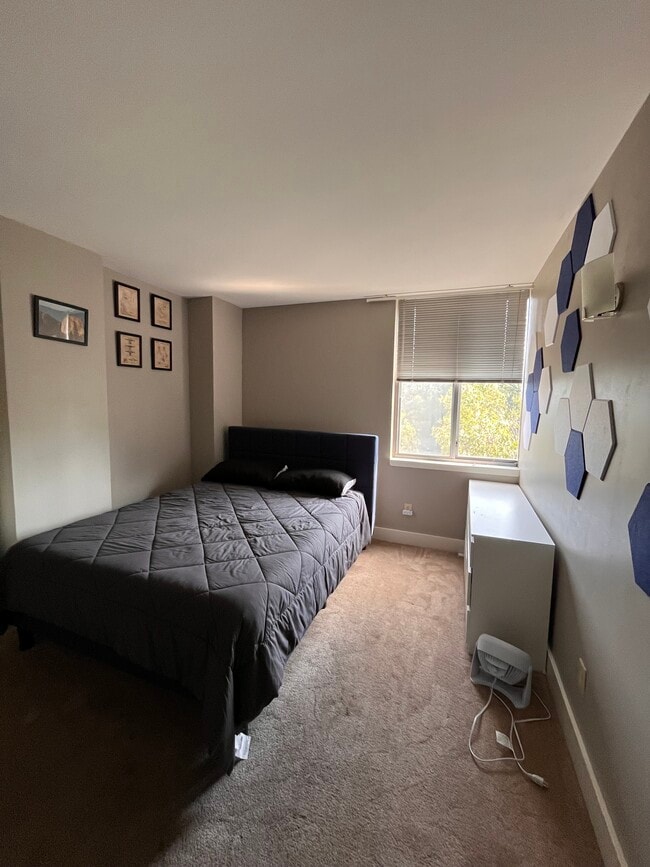 property at 600 E 8th St