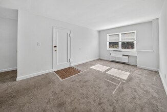 Croydon Manor Apartments in Silver Spring, MD - Foto de edificio - Building Photo