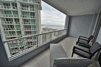 170 SE 14th St in Miami, FL - Building Photo - Building Photo