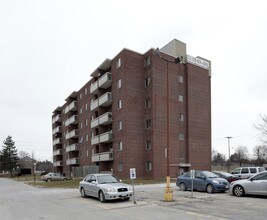 Westport Towers in Guelph, ON - Building Photo - Building Photo