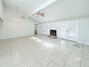 107 Wild Oak Dr in Daphne, AL - Foto de edificio - Building Photo