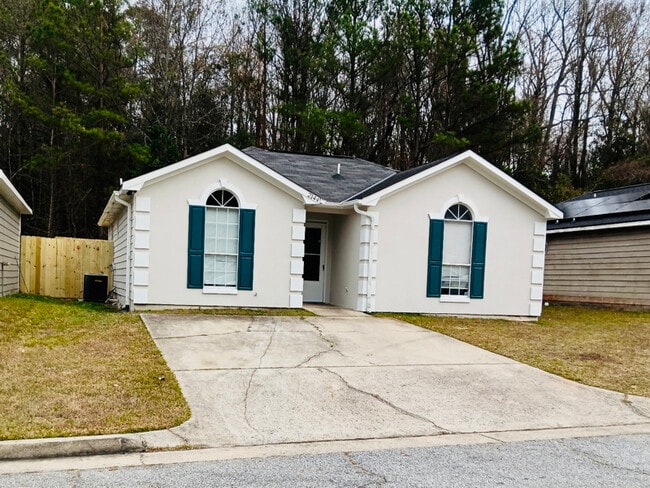 property at 2144 Hunter Ct