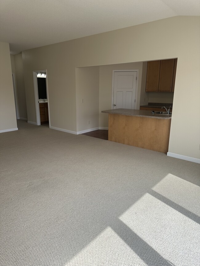 2407 Oxford Dr SE, Unit A in Willmar, MN - Foto de edificio - Building Photo