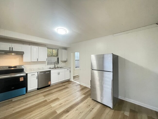 475 Wilson St in Manchester, NH - Foto de edificio - Building Photo