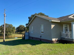 160 Charity Ln in Huntingdon, TN - Building Photo - Building Photo
