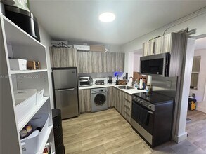 2276 SW 2nd St in Miami, FL - Building Photo - Building Photo