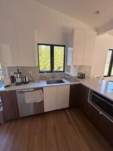 44 Marla Cir in Newton, MA - Foto de edificio - Building Photo