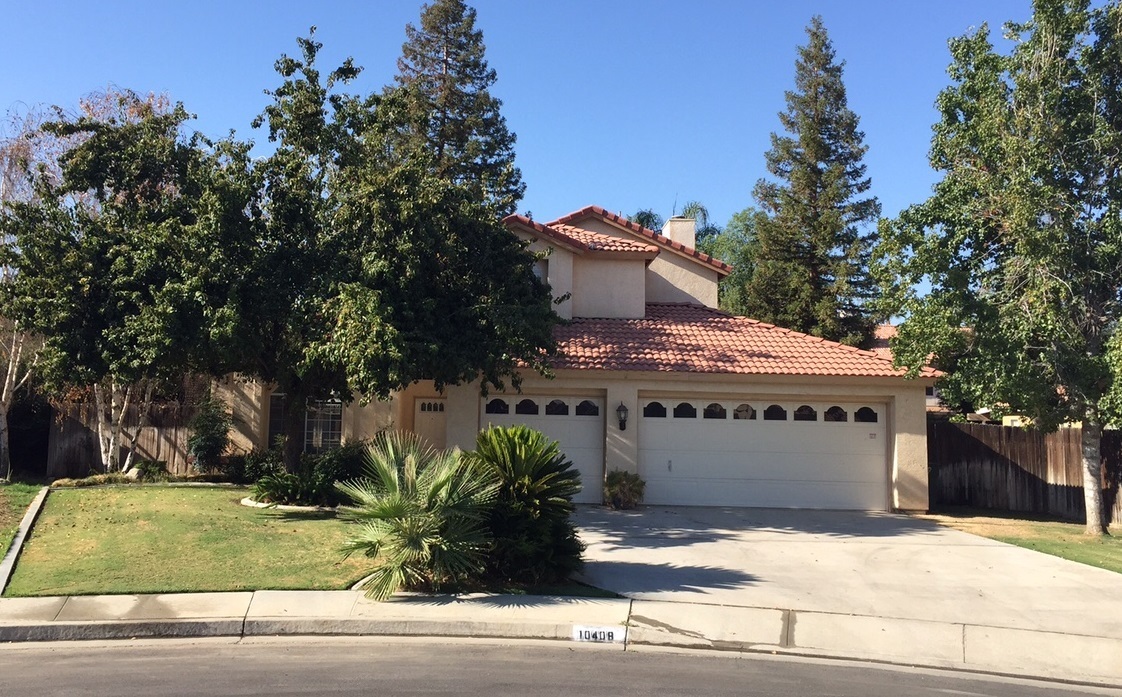 10408 Walnut Creek Ct in Bakersfield, CA - Building Photo