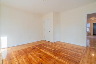 4 Congress Pl-Unit -1 in Fitchburg, MA - Foto de edificio - Building Photo