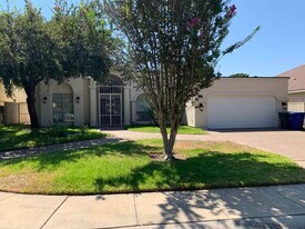 2407 Williams Ct in Laredo, TX - Building Photo