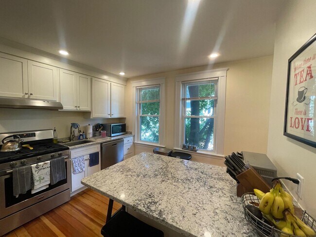 24 Ashland St, Unit 2