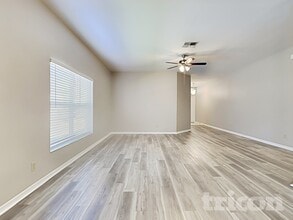 443 Sandestin Dr SE in Winter Haven, FL - Foto de edificio - Building Photo