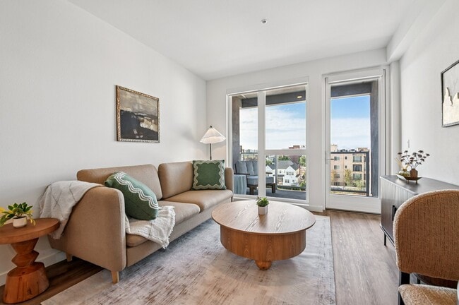 Somi Apartments in Los Angeles, CA