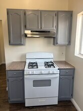 1581 1/2 W 36th Pl, Unit 1581 1.2 in Los Angeles, CA - Building Photo - Building Photo