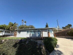 361 Grandview Cir in Camarillo, CA - Building Photo - Building Photo