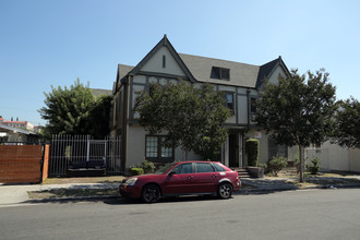 310 N Ardmore Ave in Los Angeles, CA - Building Photo - Building Photo