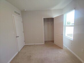 1781 Partin Terrace Rd in Kissimmee, FL - Foto de edificio - Building Photo