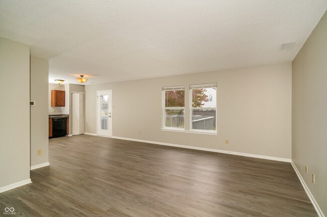 31 Snowflake Cir in Greenwood, IN - Building Photo - Building Photo