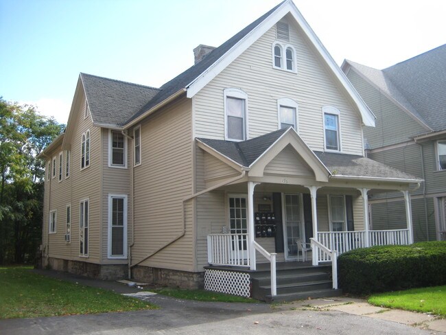 196 N Goodman St in Rochester, NY - Building Photo - Building Photo