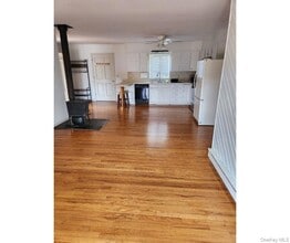 160 Couch Rd in Patterson, NY - Foto de edificio - Building Photo