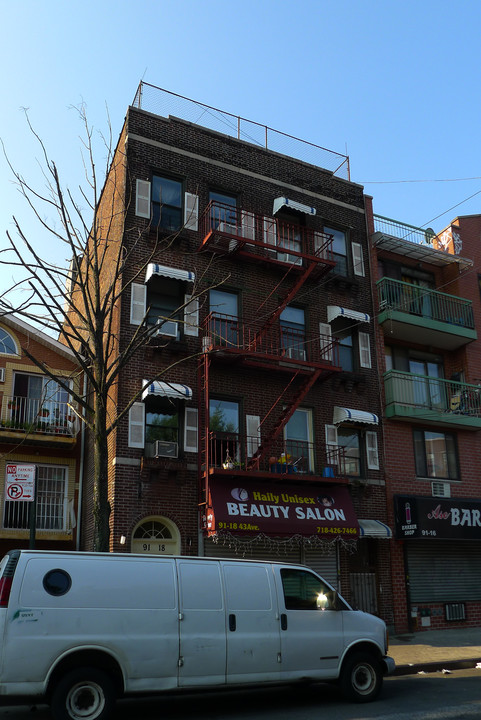 91-18 43rd Ave in Flushing, NY - Building Photo