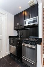 345 W 53rd St in New York, NY - Building Photo - Building Photo