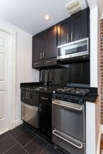 345 W 53rd St, Unit 3B in New York, NY - Building Photo - Building Photo