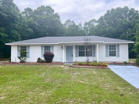 7514 Bowers Dr in Milton, FL - Building Photo