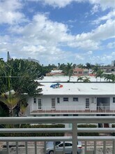 851 Meridian Ave in Miami Beach, FL - Building Photo - Building Photo