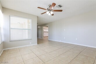 64 Golfview Rd in Rotonda West, FL - Building Photo - Building Photo