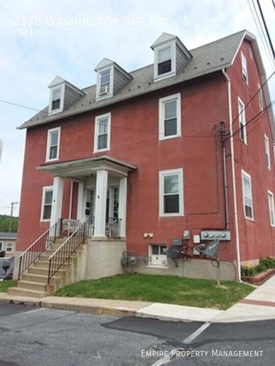 2136 Washington Ave in Northampton, PA - Building Photo