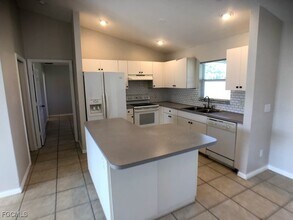 517 SE 16th Pl in Cape Coral, FL - Building Photo - Building Photo