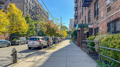 Ridge Apartments in Flushing, NY - Building Photo - Building Photo