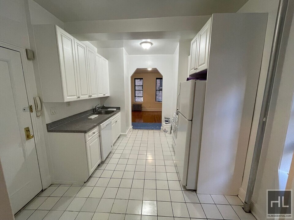 East 38th Street in New York, NY - Building Photo