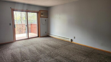 779 9th St SE in Forest Lake, MN - Foto de edificio - Building Photo