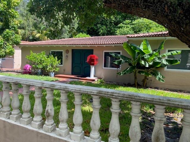 property at 4427 SW 16th St