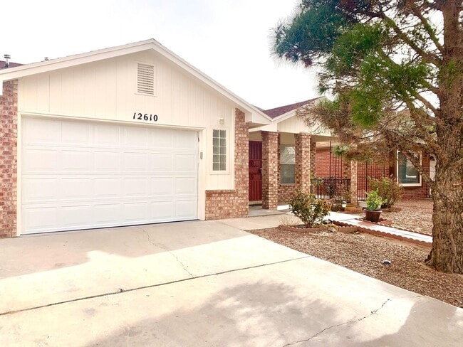 12610 Kari Anne Dr in El Paso, TX - Building Photo - Building Photo