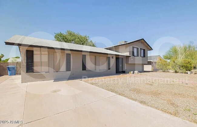 property at 1646 E Hermosa Dr