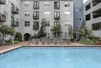 Building Photo - Uptown Square Apartamentos in Denver, Colorado