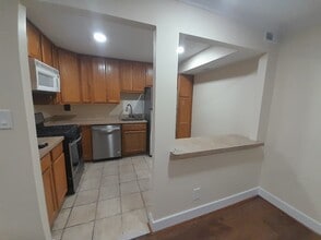 6036 Westchester Park Dr in College Park, MD - Building Photo - Building Photo