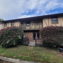 865 Xenia Ave in Wilmington, OH - Building Photo