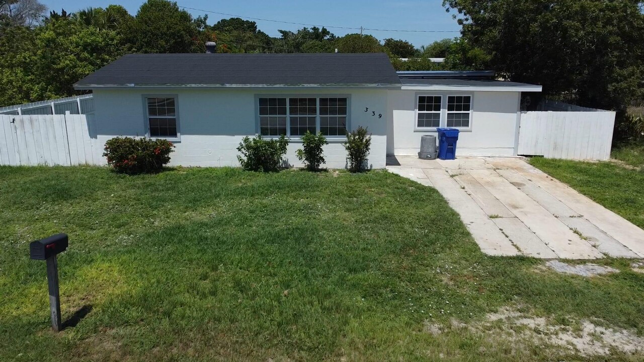 339 6th Ave SW in Vero Beach, FL - Building Photo