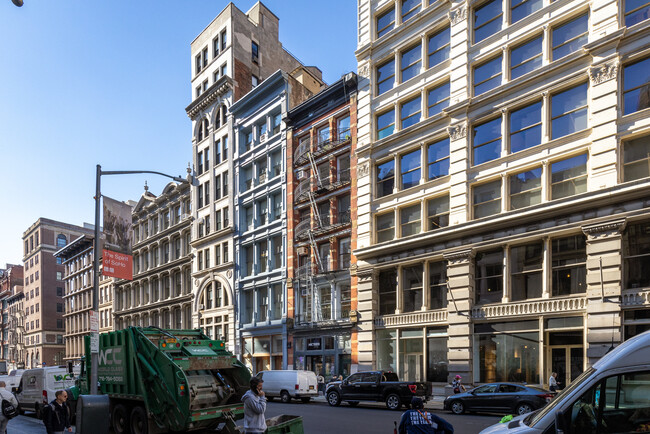 547 Broadway in New York, NY - Building Photo - Building Photo