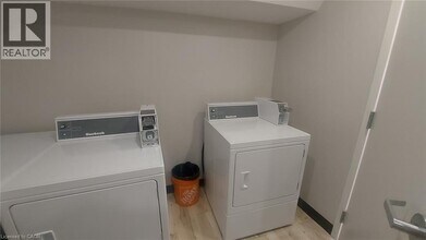 181 King St E in Kitchener, ON - Building Photo - Building Photo